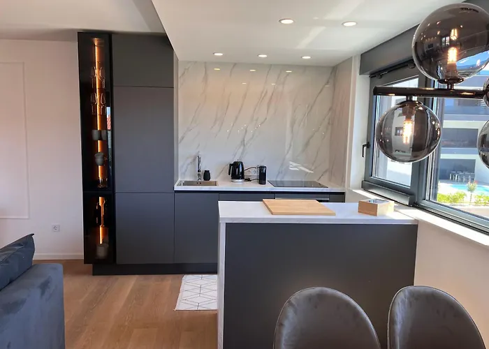 K Luxury Apartment Few Min Walk From The Beach