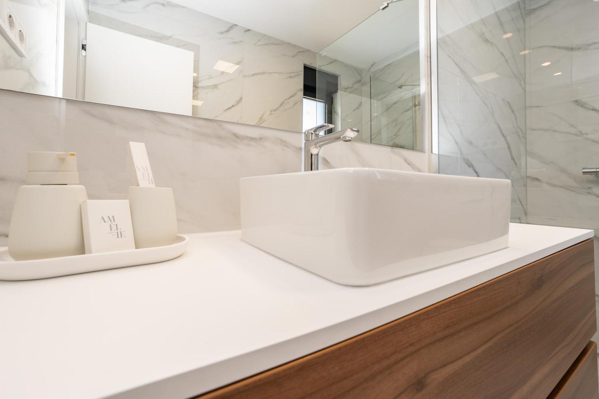 K Luxury Few Min Walk From The Apartment *
