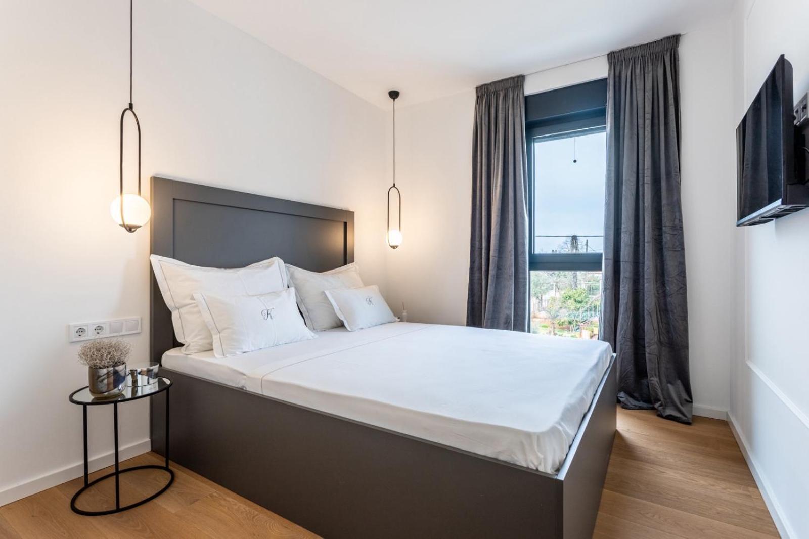 K Luxury Few Min Walk From The Apartment
