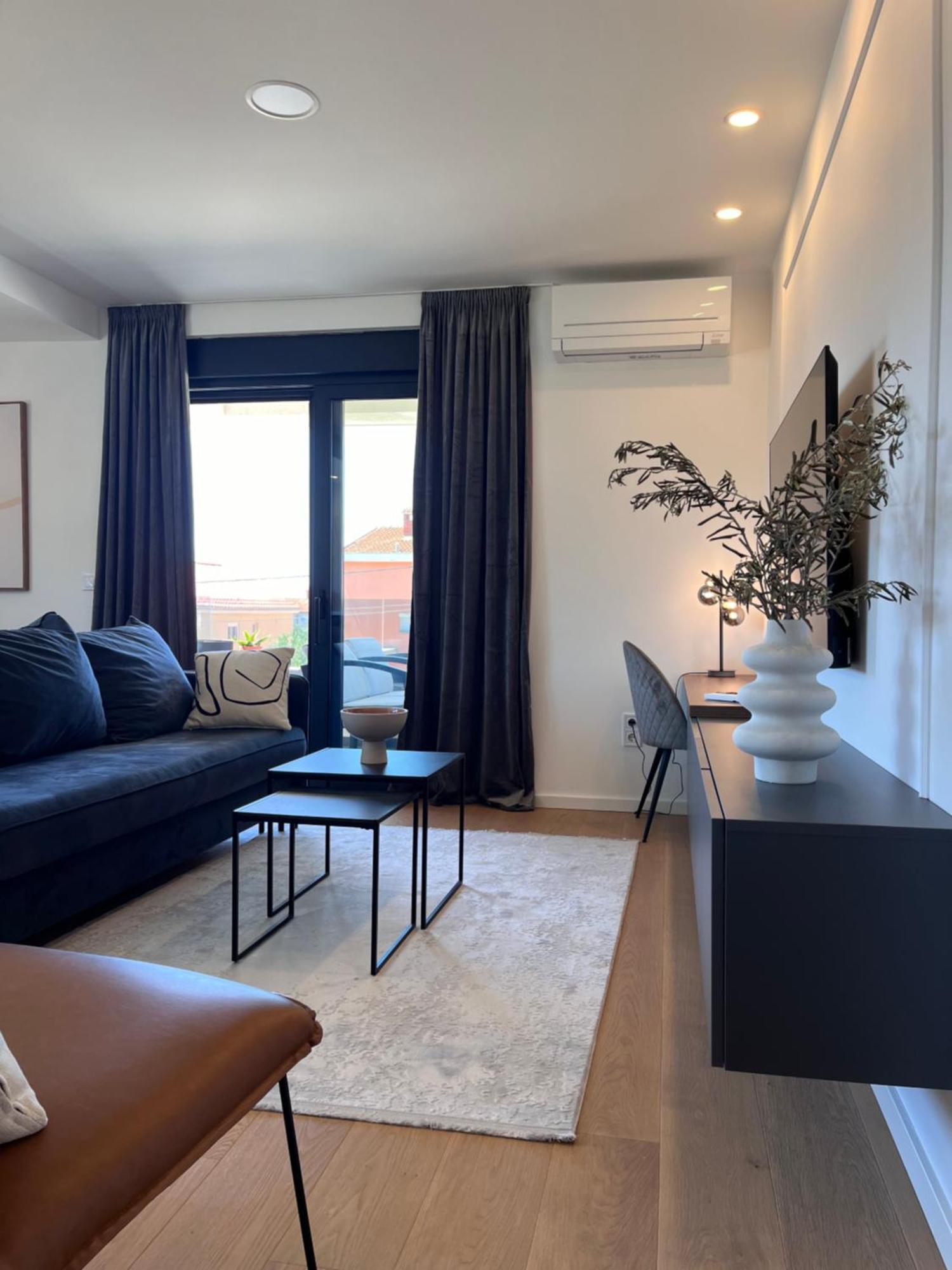 K Luxury Few Min Walk From The